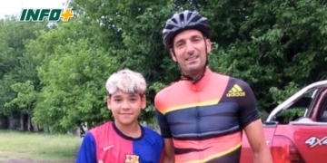Siempre crack: Lionel Scaloni visitó el Circuito de Andino y se fotografió con pequeños de la localidad