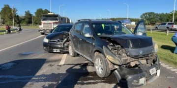 Cuatro vehículos impactaron en cadena sobre la autopista Rosario Santa Fe