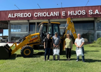 Totoras incorporó una nueva retroexcavadora para obras en la ciudad
