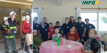 Bomberos de Totoras compartieron una jornada de juegos junto a adultos mayores
