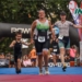 Ale es de Maciel, participó del triatlón internacional de La Paz y cruzó la meta con su hijo