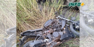 Un joven en moto no advirtió la presencia del tren y fue impactado: graves lesiones
