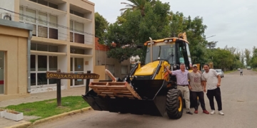 Pueblo Andino adquirió una retroexcavadora doble tracción 0 KM