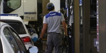 El Gobierno autorizó el autodespacho de combustible en estaciones de servicio