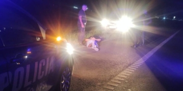 Detuvieron a un joven que arrojaba piedras a los vehículos sobre autopista