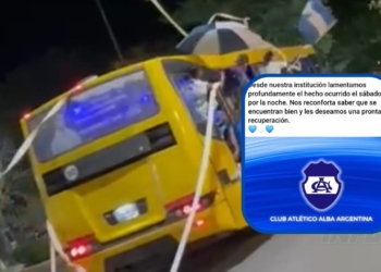 Hinchas del Club Alba cayeron de un colectivo en el centro de Maciel y sufrieron heridas