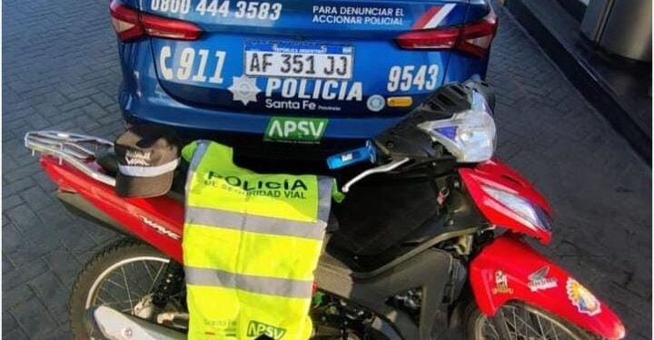Timbúes: un menor circulaba en moto por autopista con guarismos adulterados y documentación falsa