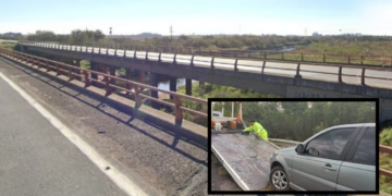 Un auto chocó contra el guardarrail del puente del arroyo Monje