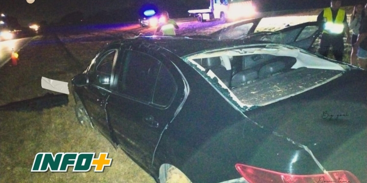 Un auto volcó sobre autopista en Maciel: dos mujeres heridas