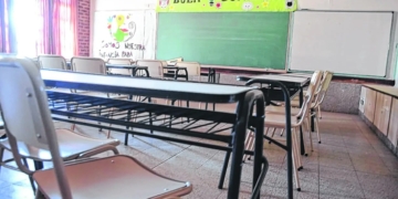 El lunes comienzan las clases con paro docente y clima tenso