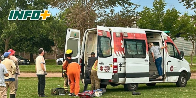 Trabajadores comunales de Serodino sufrieron una descarga eléctrica: uno fue trasladado en helicóptero