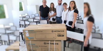 Nueva aula para la Escuela Primaria de Puerto Gaboto y entrega de un aire acondicionado