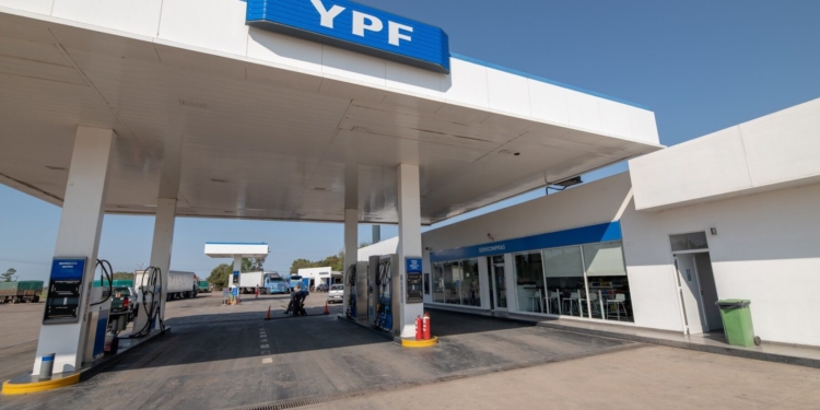 Febrero arrancó con nuevo aumento en combustibles: subieron un 2 por ciento