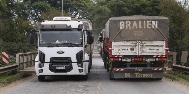 Cosecha gruesa: prevén que llegarán dos millones de camiones a la región