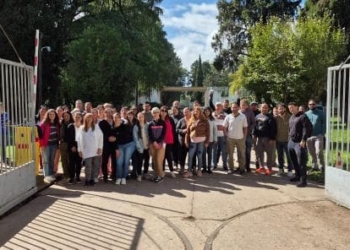 Abrazo a la Colonia de Oliveros: denuncian un “grave proceso de vaciamiento de personal”