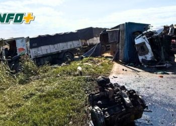 Totoras: rescataron a dos camioneros con graves heridas tras un choque frontal en Ruta 91