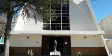 Orinaron dentro de la Parroquia de Barrancas y debieron cerrarla por una semana