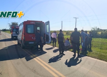Dos ciclistas heridas al ser impactadas por un auto en el ingreso a Aldao