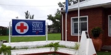 Dos vecinos de Carrizales heridos al chocar en moto contra un camión en Serodino