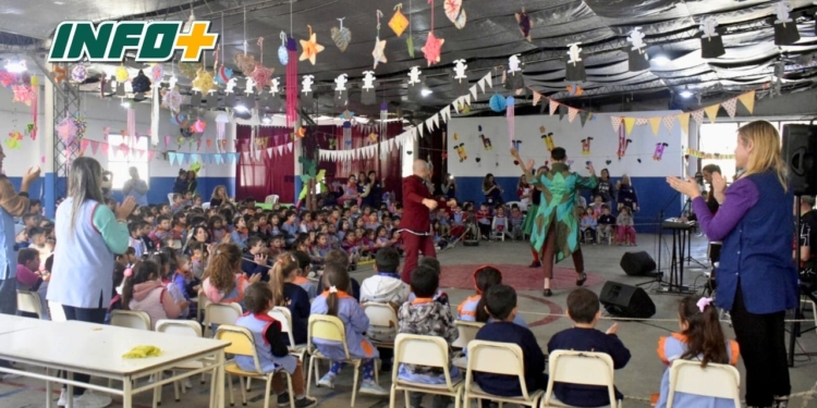 El Jardín Nº 100 de Maciel festejó su día a pura magia, música y circo