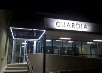 Una joven policía embarazada recibió un disparo en la cabeza y dio a luz en medio de la urgencia