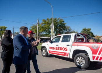 Bomberos de Timbúes sumaron una camioneta aportada por la Comuna