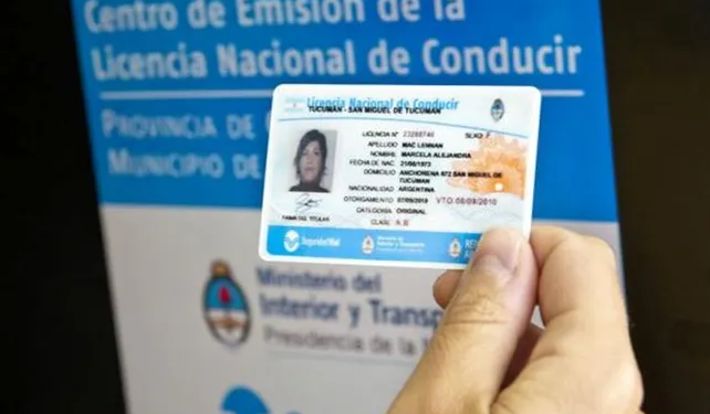 Santa Fe mantiene la renovación presencial de licencias de conducir, con controles médicos