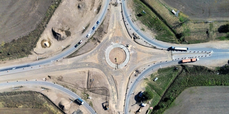 Avanza la construcción de una nueva rotonda en el cruce de rutas provinciales 80 y 10