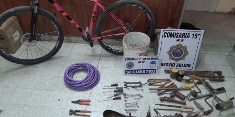 Vendían elementos robados a través de las redes sociales: dos detenidos