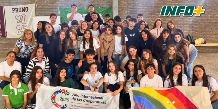 Eco-revolución en Maciel: alumnos recolectan aceite reciclado para crear jabones biodegradables