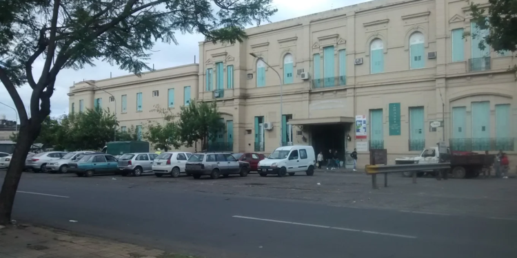 Dieron de alta a la joven policía de Coronda que había sido baleada por su pareja