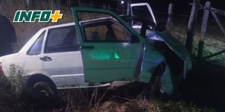 Bomberos de Oliveros rescataron a un vecino de Serodino que se accidentó con su auto