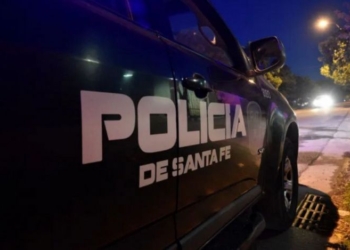 Tres delincuentes sorprendieron a una mujer en Salto Grande: le robaron joyas y dinero