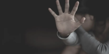 Aberrante: una empleada denunció que fue abusada sexualmente en un local comercial