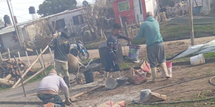 Una familia de Gaboto dio el primer paso y comenzó a construir un merendero