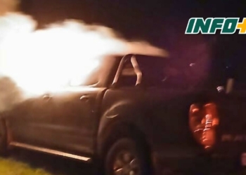 Se incendió una camioneta en Ruta 11: el conductor resultó ileso