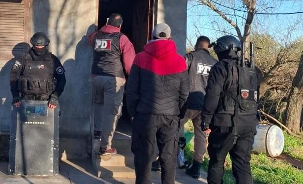 Homicidio en Coronda: allanamientos y detención de un sospechoso