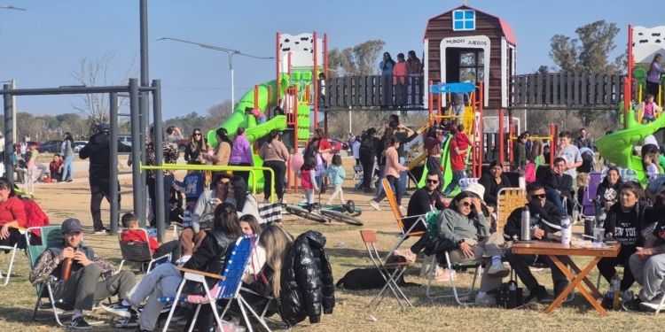 Totoras inauguró el Parque de la Fundación y la obra de calle Laprida con una gran fiesta