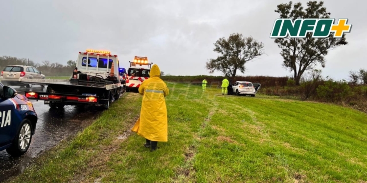 Un auto y un camión chocaron en la autopista a la altura de Arocena