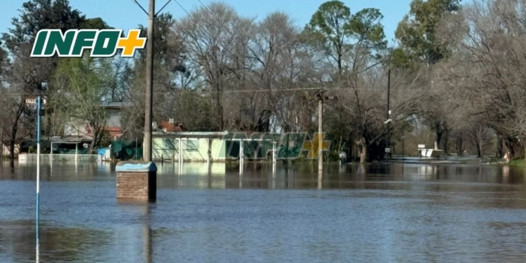 Crecida del río Carcarañá: seis personas evacuadas y estado de alerta en Correa