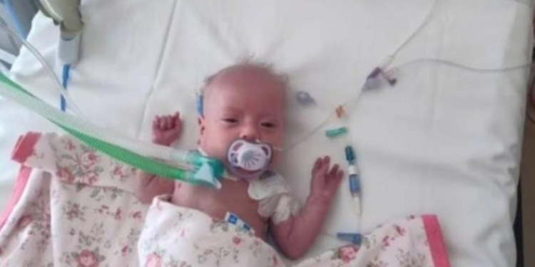 Buscan profesionales médicos para Ámbar, la beba macielense que lucha por salir adelante