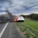 Monje: Ardió un auto en autopista tras sufrir un desperfecto mecánico mientras circulaba