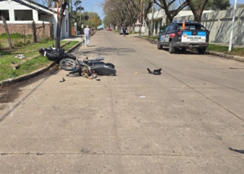 Grave accidente entre dos motos en Totoras: los conductores fueron hospitalizados