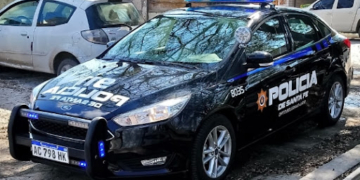 Tres jóvenes detenidos en Centeno tras agredir a un conductor y resistirse a la policía