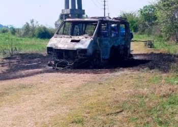 Macabro hallazgo en la región: apareció una camioneta quemada con restos humanos adentro