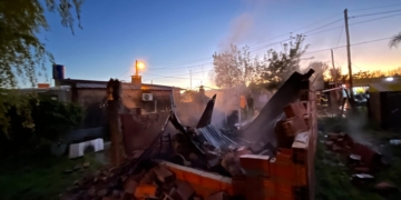 San Genaro: se quedó dormido con el cigarrillo encendido y su vivienda terminó destruída