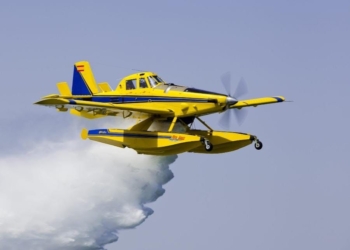 Santa Fe compró un avión hidrante para combatir los incendios en las islas
