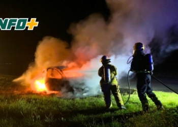 Un auto se incendio en Oliveros y sus tres ocupantes lograron salir a tiempo