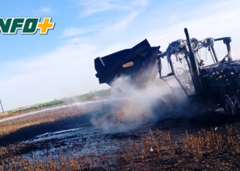 Una tractor y parte de un campo se incendiaron este lunes en Centeno