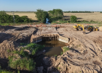 Avanza el reacondicionamiento del Canal Irigoyen y mejora el drenaje en Díaz, Monje, Barrancas, Casalegno e Irigoyen